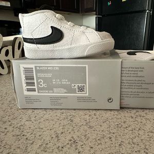 Infant Nike blazers 3c ….worn a few time prior to walking good condition